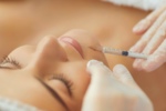 Co dnes umí estetická medicína? Nejde jen o vrásky, ale i o hydrataci, pevnost a jas pleti