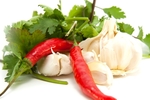 Koriandr a chilli papričky - součást asijské kuchyně
